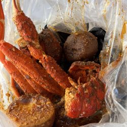 Let's Sea - Snow, crab, muzzles, lobster tail, shrimp with potatoes and corn