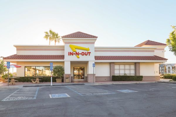 In-N-Out Burger by null