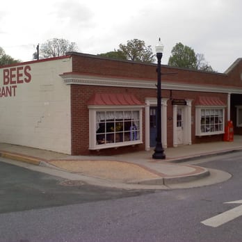 Granny Bee's Restaurant - Granny Bee's (building) - American Near Me - Appomattox, Virginia