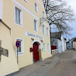 Gasthaus mit Pension Zum Schwan