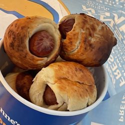 Auntie Anne's - Breakfast off champions