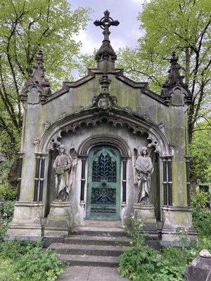 Brompton Cemetery by null