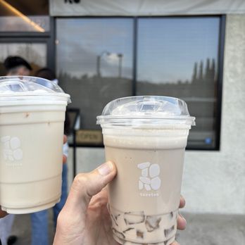 Torotea - Left: Misty milk tea Right: Koan-Im milk tea with osmanthus jelly - Coffee & Tea Near Me - Diamond Bar, California Torotea - Left: Misty milk tea Right: Koan-Im milk tea with osmanthus jelly - Coffee & Tea Near Me - Diamond Bar, California