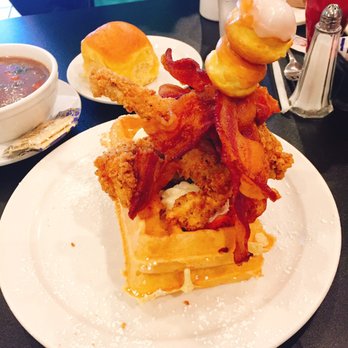 Maple Leaf Diner - Chicken bacon waffle - American Near Me - Dallas, Texas