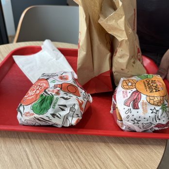 Jollibee - Chicken Shop Near Me - Hillsboro, Oregon