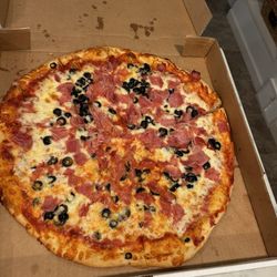 Sportsman's Pizzeria - XL thin crust ham, cheese and black olive pizza. Delicious!