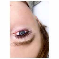 Cosme Beauty - Wispies Cat Eye Effect.