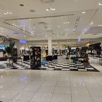 AKIRA - Women's Clothing Near Me - Concord, North Carolina