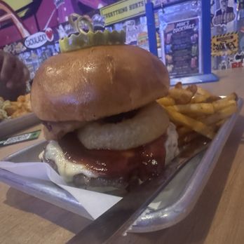 MAK'S House La Grange - Honky tonk burger - Bars Near Me - La Grange, Illinois MAK'S House La Grange - Honky tonk burger - Bars Near Me - La Grange, Illinois
