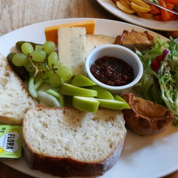 Ladybower Inn - Ploughmans - Pubs Near Me - Hope Valley, DBY Ladybower Inn - Ploughmans - Pubs Near Me - Hope Valley, DBY