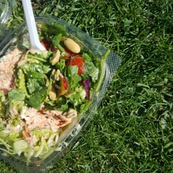 Smag - En lille salat, som blev nydt i græsset.