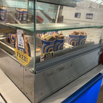 Auntie Anne's - Hot case with pretzels - Pretzels Near Me - St. Peters, Missouri Auntie Anne's - Hot case with pretzels - Pretzels Near Me - St. Peters, Missouri