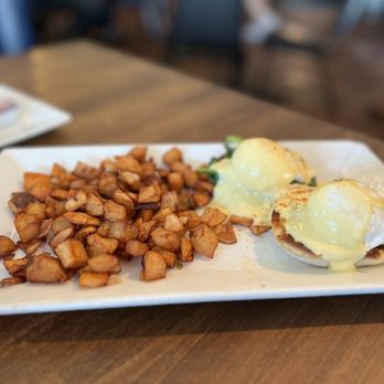 Toast Gio’s Breakfast & Lunch - Spinach Benedict - Breakfast & Brunch Near Me - Apache Junction, Arizona