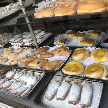 Mallorca - Front window filled with pastry - Bakeries Near Me - San Juan, Puerto Rico Mallorca - Front window filled with pastry - Bakeries Near Me - San Juan, Puerto Rico