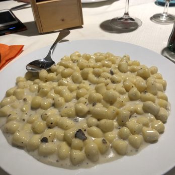 Sosta sulla Francigena - Truffle gnocchi - Tuscan Near Me - San Gimignano, SI