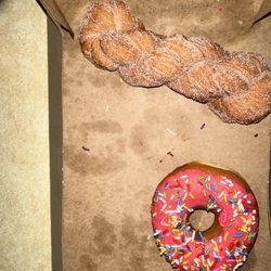 Dundee's Donuts - Yummy deliciousness