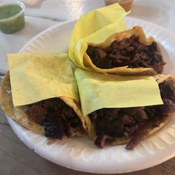 Taqueria El Paisita - Carne asada with cheese tacos