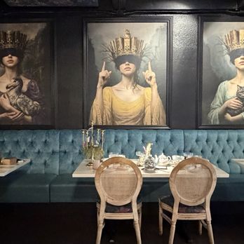 Story - Decor - Breakfast & Brunch Near Me - Whittier, California Story - Decor - Breakfast & Brunch Near Me - Whittier, California