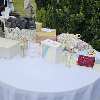 Maplehurst Farm Wedding Venue - Venues & Event Spaces Near Me - Mt Vernon, Washington