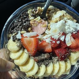 Strawberries and cream base queen acacia large bowl