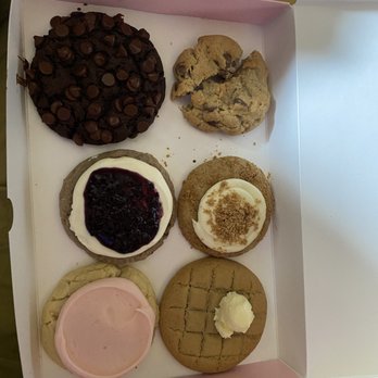 Crumbl - Amherst - Bakeries Near Me - Amherst, New York Crumbl - Amherst - Bakeries Near Me - Amherst, New York
