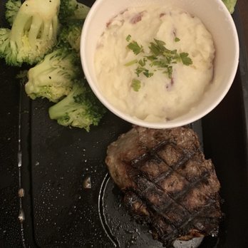 Applebee's Grill + Bar - 6 oz sirloin with mashed and broccoli - Sports Bars Near Me - Philadelphia, Pennsylvania Applebee's Grill + Bar - 6 oz sirloin with mashed and broccoli - Sports Bars Near Me - Philadelphia, Pennsylvania
