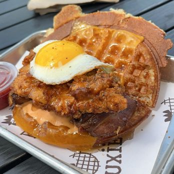 Bruxie - HOLY CHICKEN - Chicken Shop Near Me - El Segundo, California