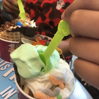Menchie's Frozen Yogurt - Ice Cream & Frozen Yogurt Near Me - Springfield, Oregon Menchie's Frozen Yogurt - Ice Cream & Frozen Yogurt Near Me - Springfield, Oregon