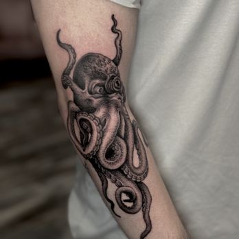 Lavelle Tattoo - Detailed Octopus fine line - Tattoo Near Me - Vidalia, Georgia Lavelle Tattoo - Detailed Octopus fine line - Tattoo Near Me - Vidalia, Georgia