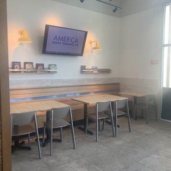 Smashburger - Interior - Burgers Near Me - Sacramento, California Smashburger - Interior - Burgers Near Me - Sacramento, California