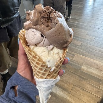 Cowlick's Ice Cream - Ice Cream & Frozen Yogurt Near Me - Fort Bragg, California Cowlick's Ice Cream - Ice Cream & Frozen Yogurt Near Me - Fort Bragg, California