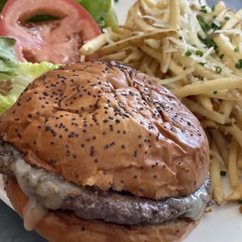 Boon Fly Cafe - Akaushi Kobe Beef Burger - American Near Me - Napa, California