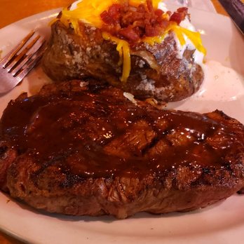 Texas Roadhouse - 14oz Prime Rib - American Near Me - Taylor, Michigan