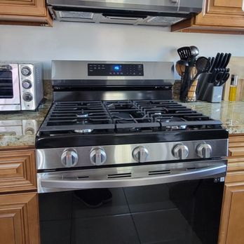 Pacific Sales Kitchen & Bath - Samsung range and microwave. We upgraded to a 5-burner stove with a griddle. - Appliances Near Me - Brea, California Pacific Sales Kitchen & Bath - Samsung range and microwave. We upgraded to a 5-burner stove with a griddle. - Appliances Near Me - Brea, California