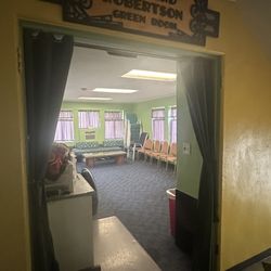 Tulsa Spotlight Theatre - Their green room is green!