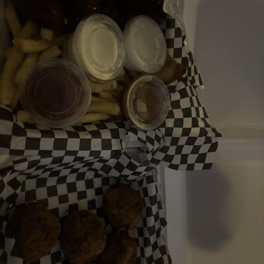 12 pc nugget basket (bbq flavor) and 4 pc Boudin balls