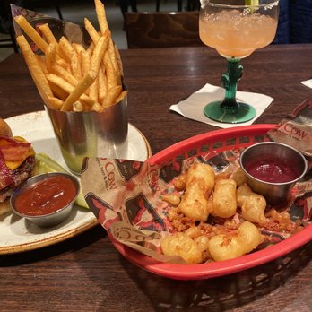 Red Cow North Loop - Fries, cheese curds, and a margarita - New American Near Me - Minneapolis, Minnesota Red Cow North Loop - Fries, cheese curds, and a margarita - New American Near Me - Minneapolis, Minnesota