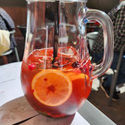 Em Canto - Delicious Sangria!