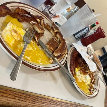 AJ's Cafe & Grill - Not even close to being edible - Breakfast & Brunch Near Me - Turlock, California