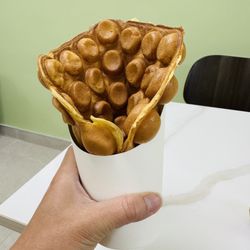 Yoomi Tea - This bubble waffle is delicious