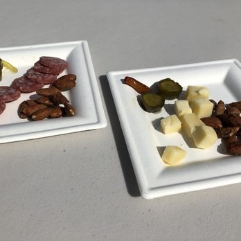 Leonard Oakes Estate Winery - Wineries Near Me - Medina, New York