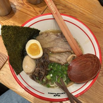 KINTON RAMEN HARBOURFRONT - Beef Original - Ramen Near Me - Toronto, Ontario KINTON RAMEN HARBOURFRONT - Beef Original - Ramen Near Me - Toronto, Ontario