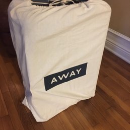 My Large bag in Coast came in a drawstring bag--great for transporting from the store! My Large bag in Coast came in a drawstring bag--great for transporting from the store!