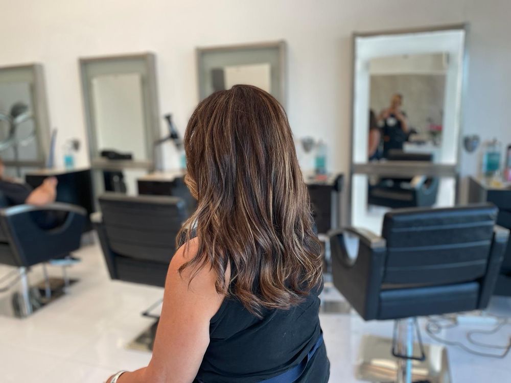 Diana's Salon & Spa Image
