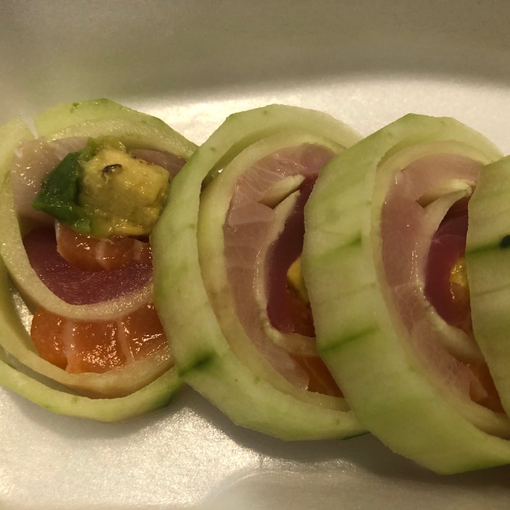 Crazy Rock'N Sushi - House roll - Sushi Bars Near Me - Irvine, California Crazy Rock'N Sushi - House roll - Sushi Bars Near Me - Irvine, California