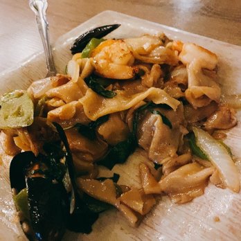 New Thai Bistro - Drunken Drunken Wide Noodle (Pad Kee Mao) - Thai Near Me - Pleasanton, California New Thai Bistro - Drunken Drunken Wide Noodle (Pad Kee Mao) - Thai Near Me - Pleasanton, California