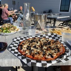 Rolling Forks Vineyards - Delicious pizza