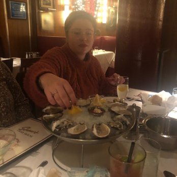 Shaw's Crab House - Oysters - Seafood Near Me - Chicago, Illinois Shaw's Crab House - Oysters - Seafood Near Me - Chicago, Illinois