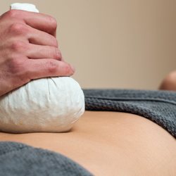 Julian Ebenfeld Massage & Meditation - Kräuterstempel