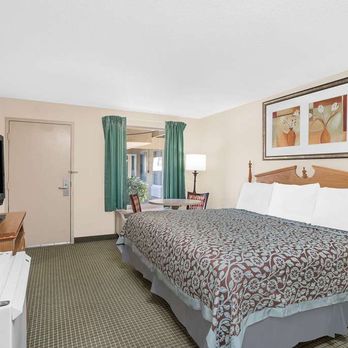 Days Inn by Wyndham Attalla - Guest room - Hotels Near Me - Attalla, Alabama Days Inn by Wyndham Attalla - Guest room - Hotels Near Me - Attalla, Alabama